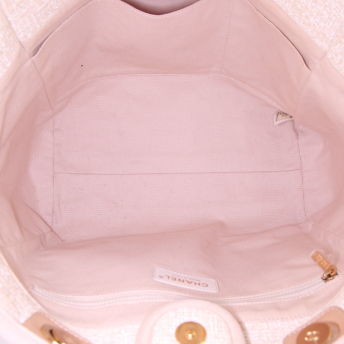 Sac cabas Chanel Deauville en toile beige et cuir beige - Detail D2