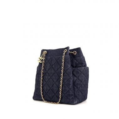 Bolso Cabás Chanel CC Chain Bucket en lona denim azul oscuro