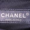 Bolso para llevar al hombro o en la mano Chanel Shopping GST en cuero granulado acolchado negro - Detail D3 thumbnail