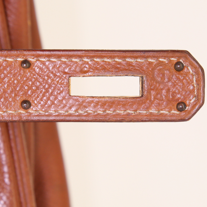 Hermes Kelly 32 cm handbag in gold Courchevel leather - Detail D5