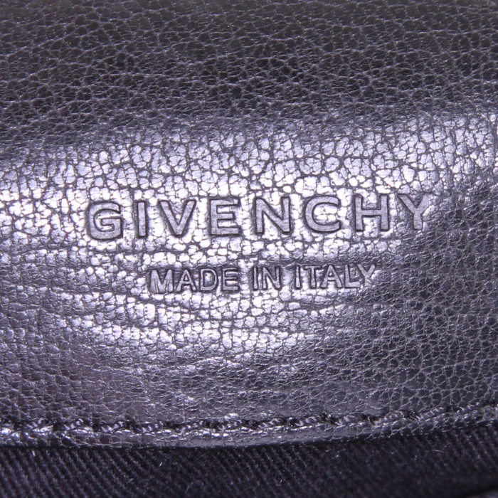 Givenchy Obsedia shoulder bag in black grained leather - Detail D3