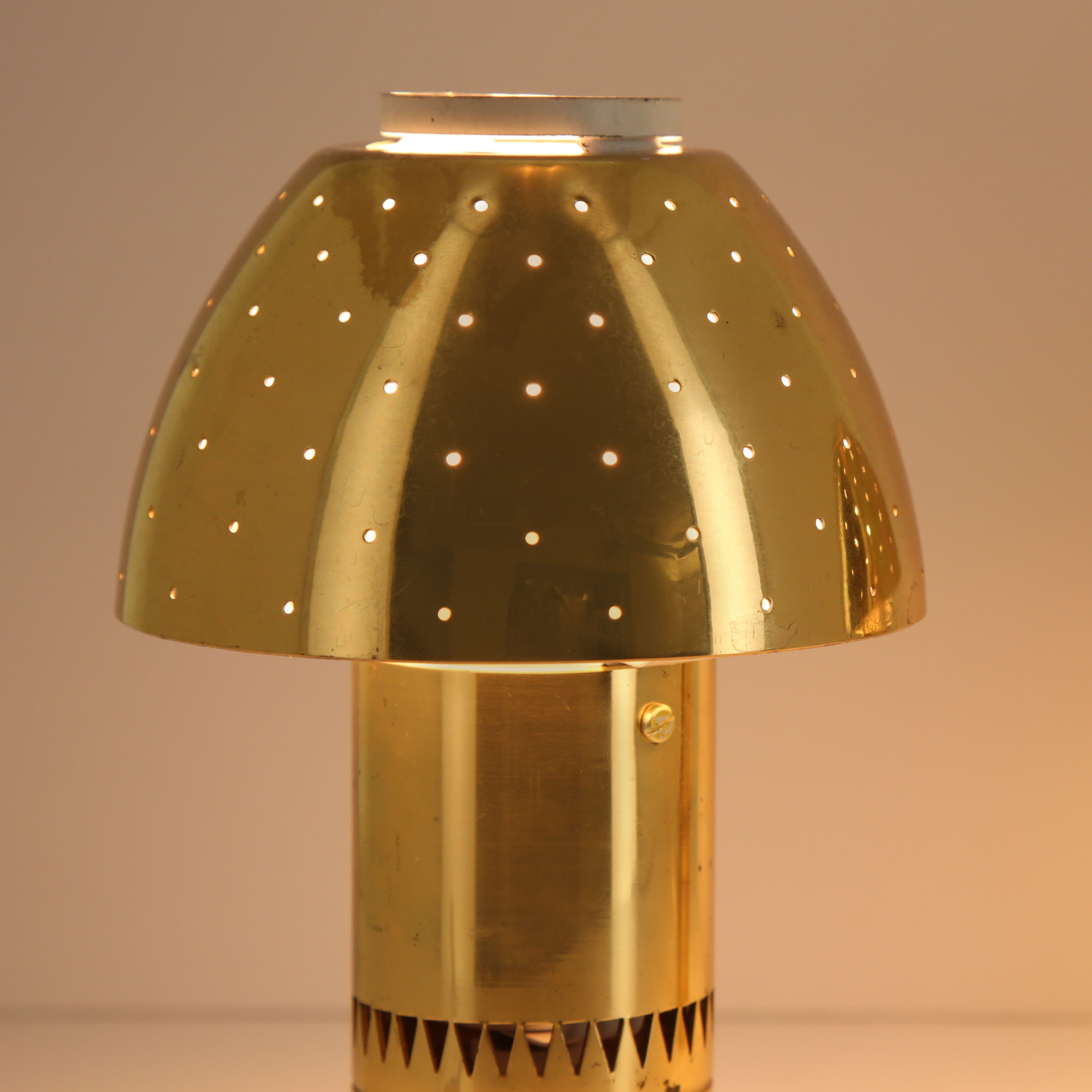 Hans-Agne Jakobsson, paire de lampes de chevet modèle "B 221" en laiton, édition Hans Agne Jakobsson AB Markaryd, Suède, années 1970