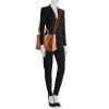 Shopping bag Dior Lady Dior modello grande in pelle marrone - Detail D2 thumbnail