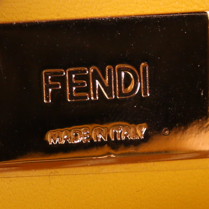Bolso de mano Fendi Peekaboo en cuero trenzado amarillo - Detail D4