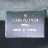 Borsa da viaggio Louis Vuitton Kendall in pelle taiga verde - Detail D3 thumbnail