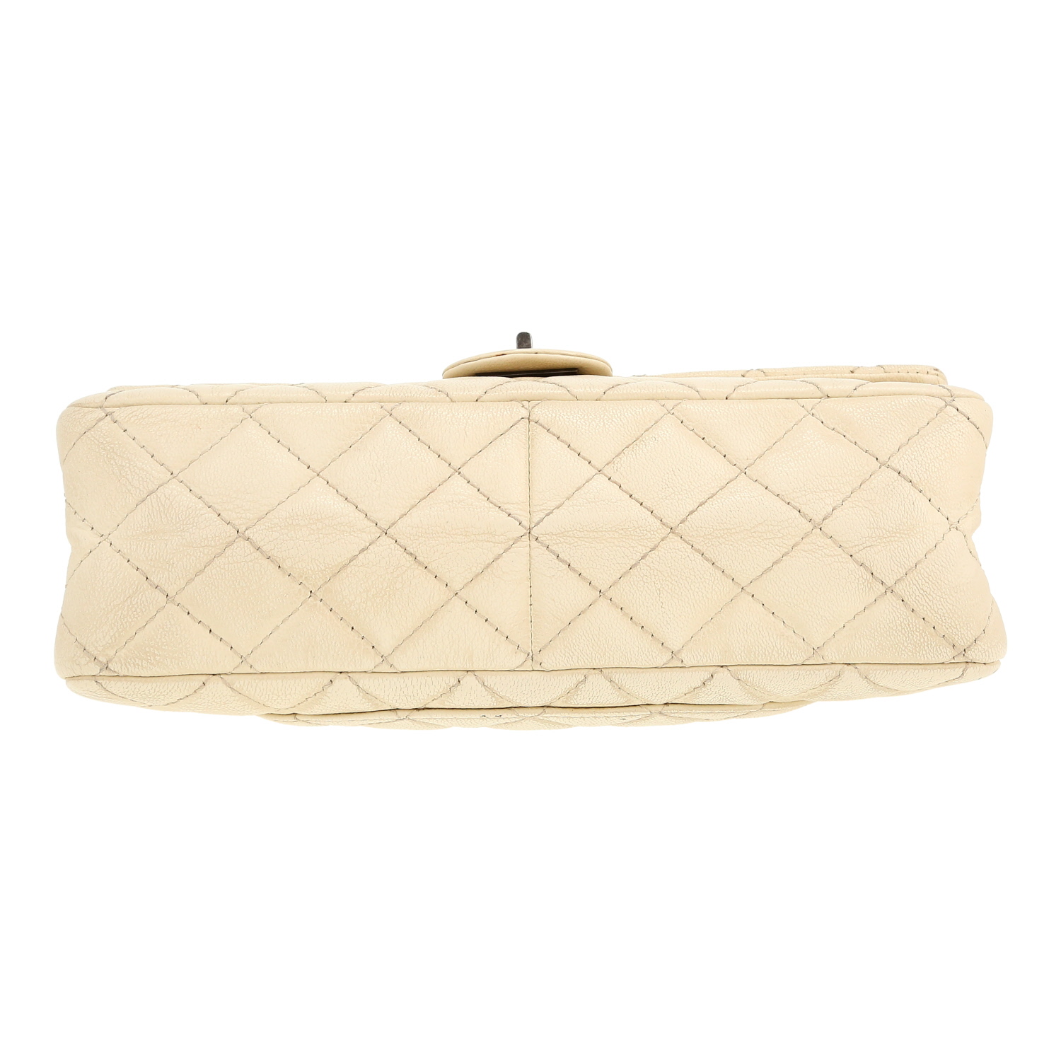 Chanel 2.55 handbag in cream color quilted leather - Detail D1