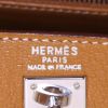 Bolso de mano Hermes Kelly 25 cm en cabra color oro - Detail D4 thumbnail