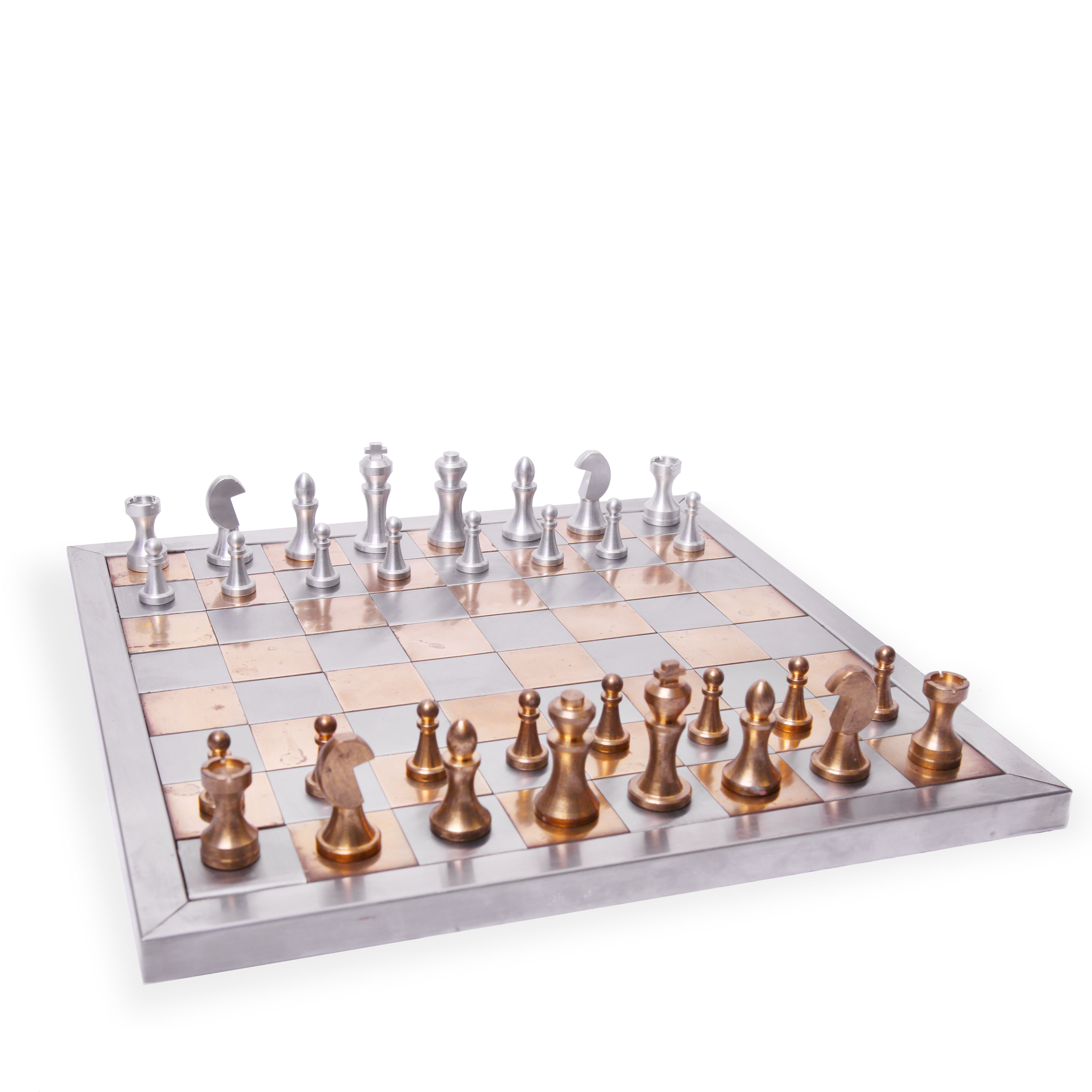 Rare brass and silver metal chess set from the 1970s - Detail D1