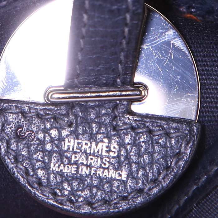 Hermes Colorado bag worn on the shoulder or carried in the hand in blue grained leather and blue canvas - Detail D3