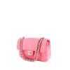 Bolso de mano Chanel Timeless modelo pequeño en piel de pitón rosa - 00pp thumbnail
