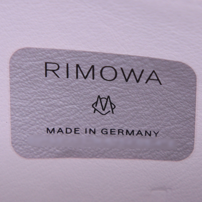 Sac bandoulière Dior 
Rimowa Pochette Personal en aluminium gris et cuir gris - Detail D4