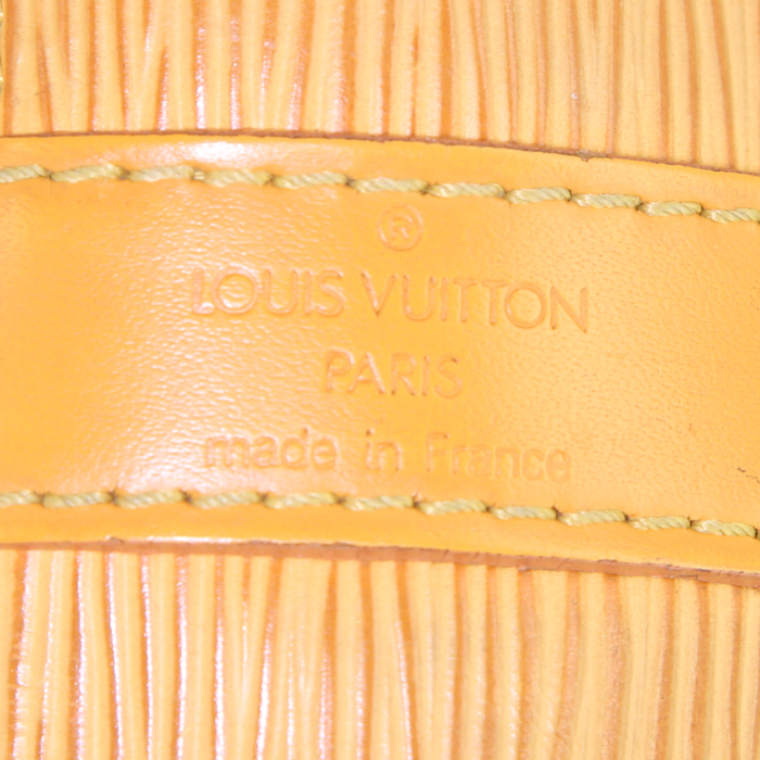 Sac cabas Louis Vuitton petit Noé en cuir épi jaune - Detail D3