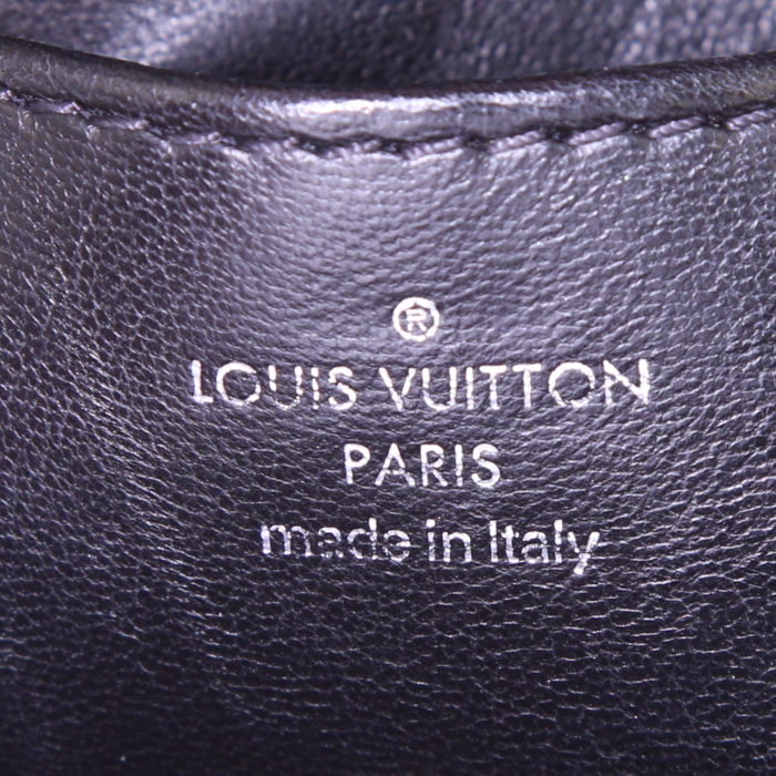 Borsa Louis Vuitton Go in pelle trapuntata grigia - Detail D4