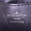Borsa Louis Vuitton Go in pelle trapuntata grigia - Detail D4 thumbnail