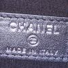 Pochette Chanel in pelle verniciata e foderata nera con motivo a spina di pesce - Detail D3 thumbnail