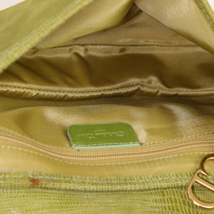 Sac à main Dior Saddle en cuir irisé vert - Detail D2