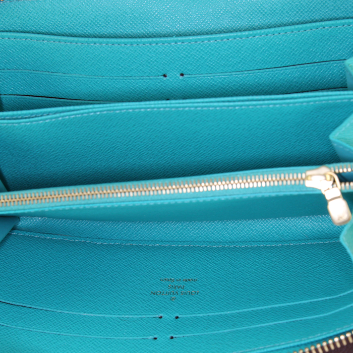 Billetera Louis Vuitton Zippy Edition Voyage en lona Monogram revestida marrón - Detail D2