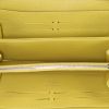 Portafogli Louis Vuitton Zippy in pelle Epi gialla - Detail D2 thumbnail
