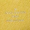 Portafogli Louis Vuitton Zippy in pelle Epi gialla - Detail D3 thumbnail