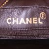 Bolso bandolera Chanel Vintage en ante marrón - Detail D3 thumbnail