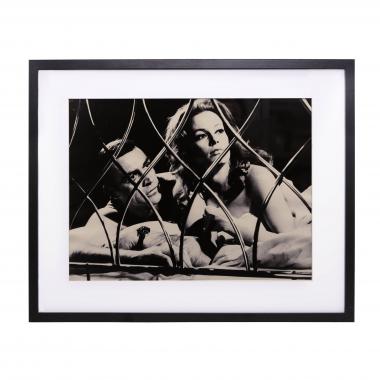 Photographie d'exploitation du film « Opération Tonnerre », 1965, avec Sean Connery, tirage d'époque sur papier cartoline, encadrée