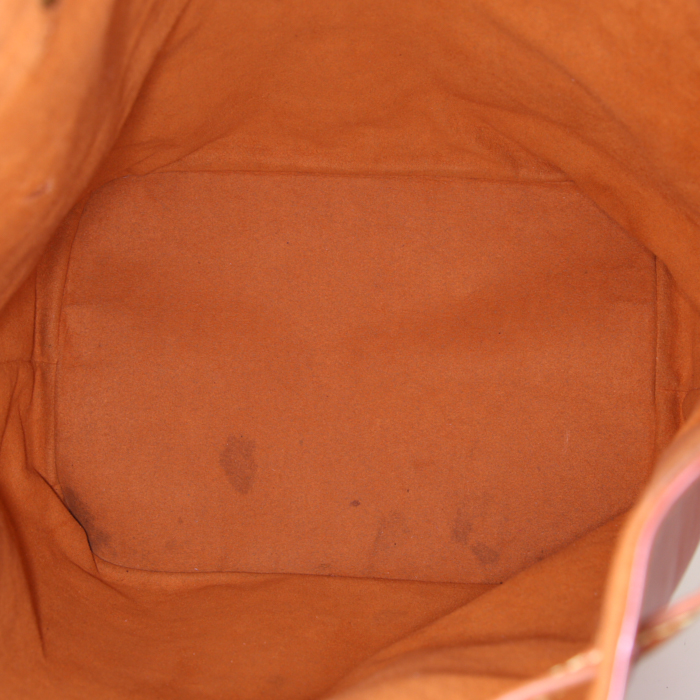 Sac cabas Louis Vuitton grand Noé en cuir épi bicolore cognac et gold - Detail D2