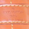 Louis Vuitton grand Noé shopping bag in cognac and gold bicolor epi leather - Detail D3 thumbnail