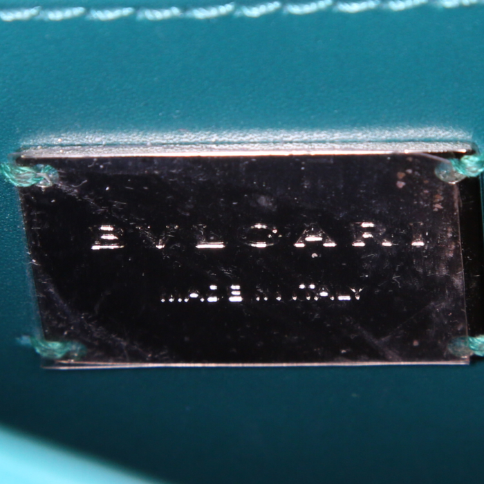 Bulgari Serpenti shoulder bag in green leather and green shagreen - Detail D3