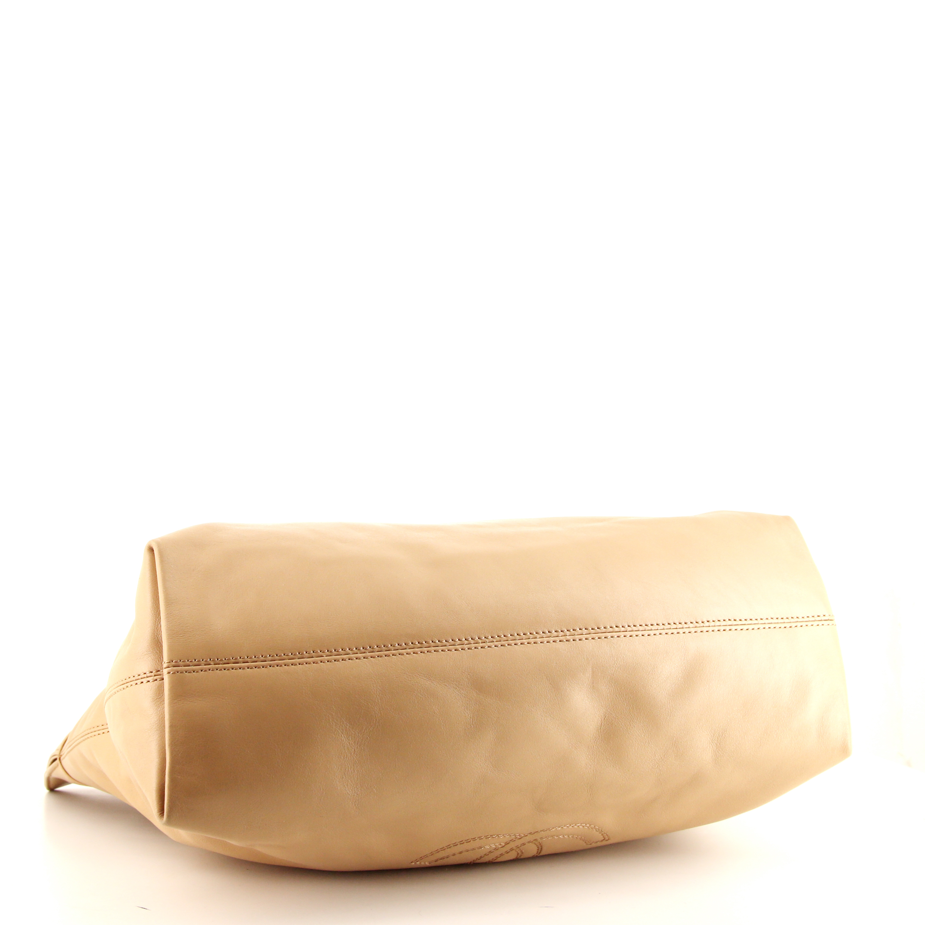 Chanel Vintage shopping bag in beige leather - Detail D5