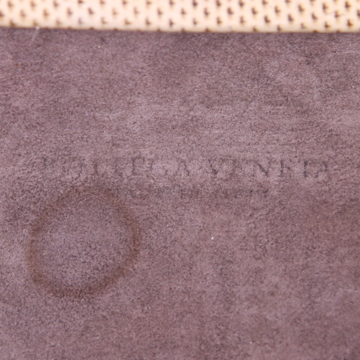 Pochette Bottega Veneta Knot in pelle intrecciata beige con perle ricamate - Detail D3