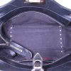 Bolso bandolera Valentino Rockstud trapeze mini en cuero negro - Detail D3 thumbnail