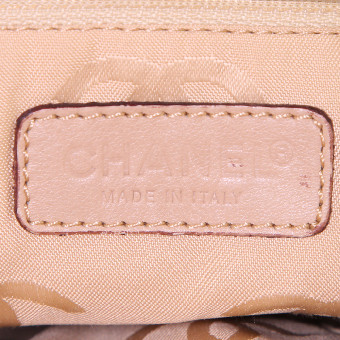 Chanel Vintage handbag in beige leather - Detail D3