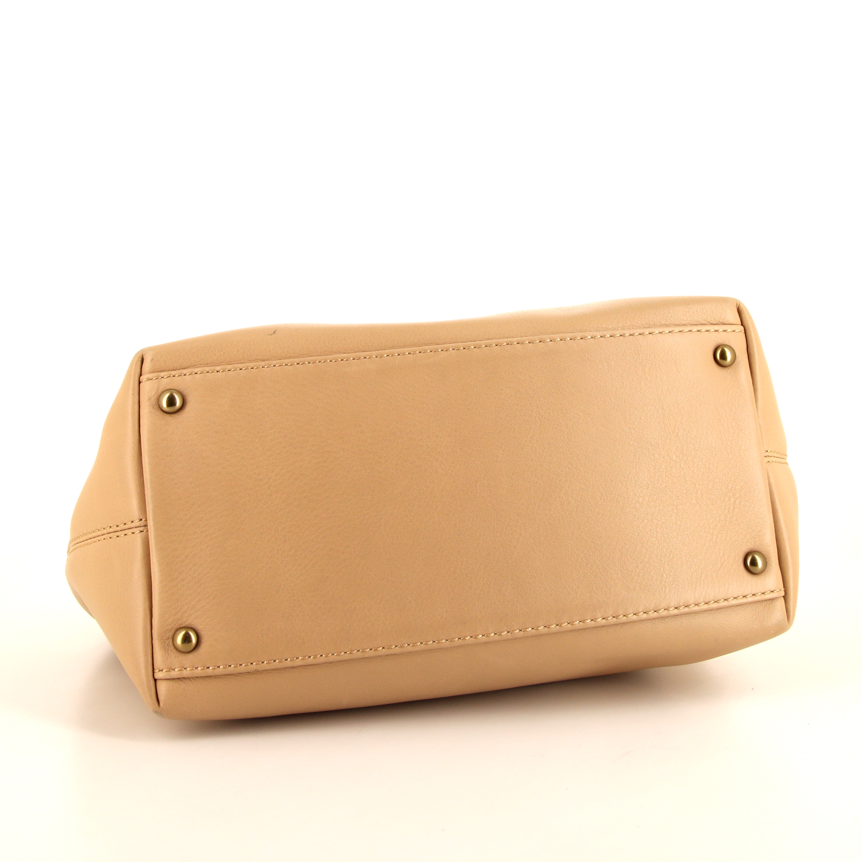 Chanel Vintage handbag in beige leather - Detail D4