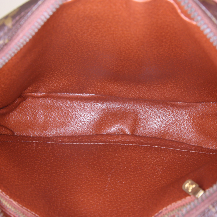 Bolso bandolera Louis Vuitton Jeune Fille en lona Monogram marrón y cuero natural - Detail D2