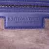 Borsa Bottega Veneta Veneta modello grande in pelle intrecciata blu - Detail D3 thumbnail