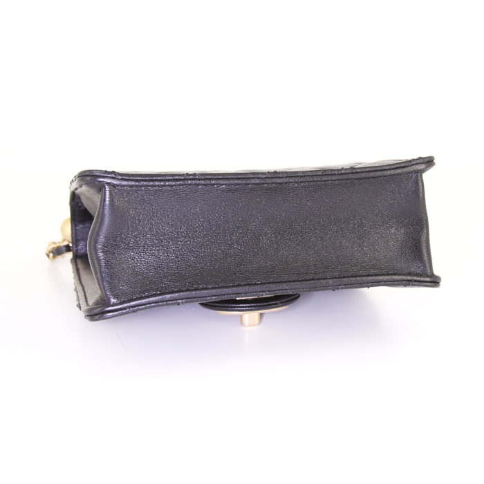 Sac bandoulière Chanel en cuir matelassé noir et perle - Detail D4