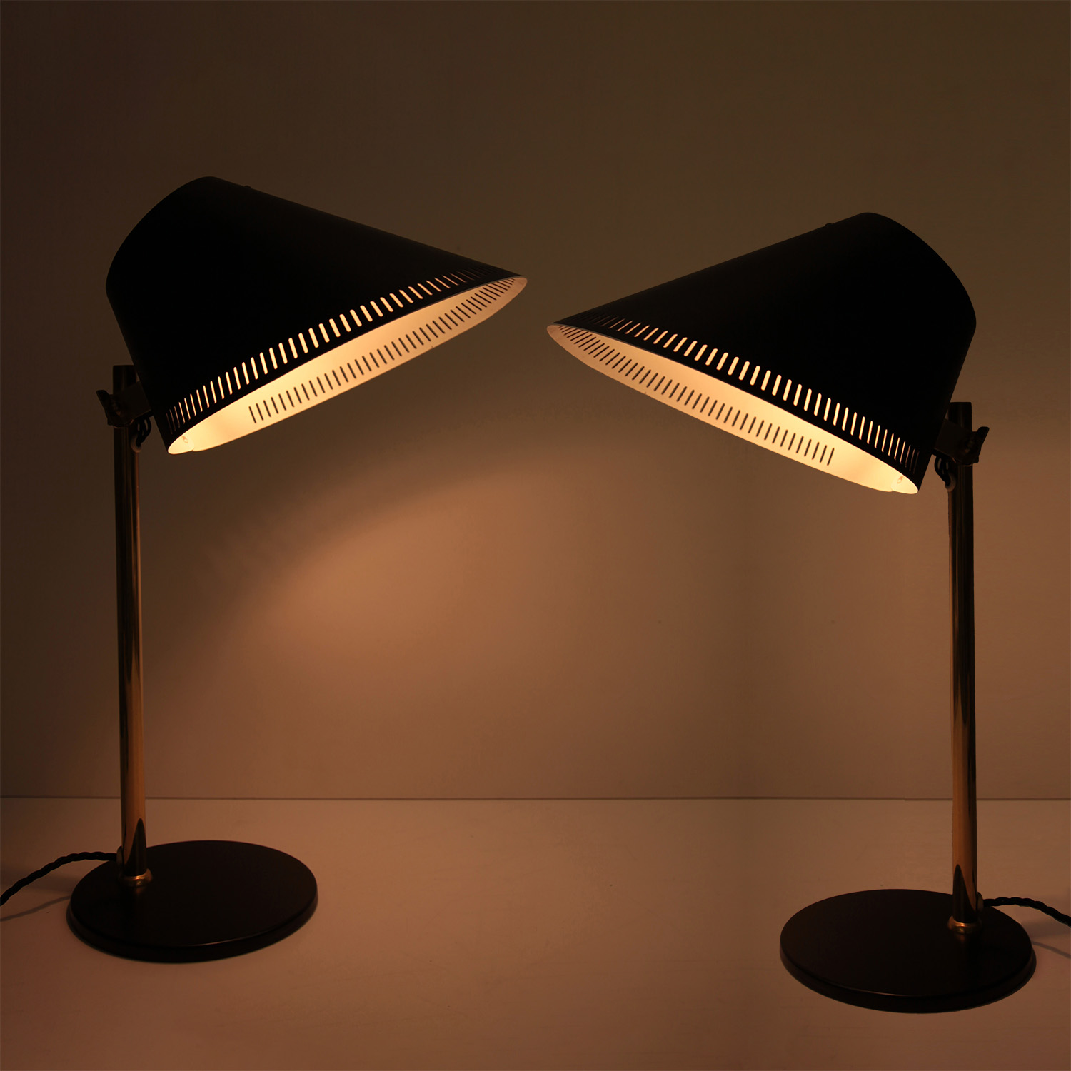 Paavo Tynell (1890-1973), Pair of tables lamps, model 9227 - circa 1950 - Detail D6