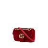 Bolso bandolera Gucci GG Marmont mini en terciopelo acolchado rojo - 00pp thumbnail