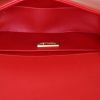 Bolso bandolera Chanel Boy modelo pequeño en piel de pitón roja y cuero rojo - Detail D3 thumbnail
