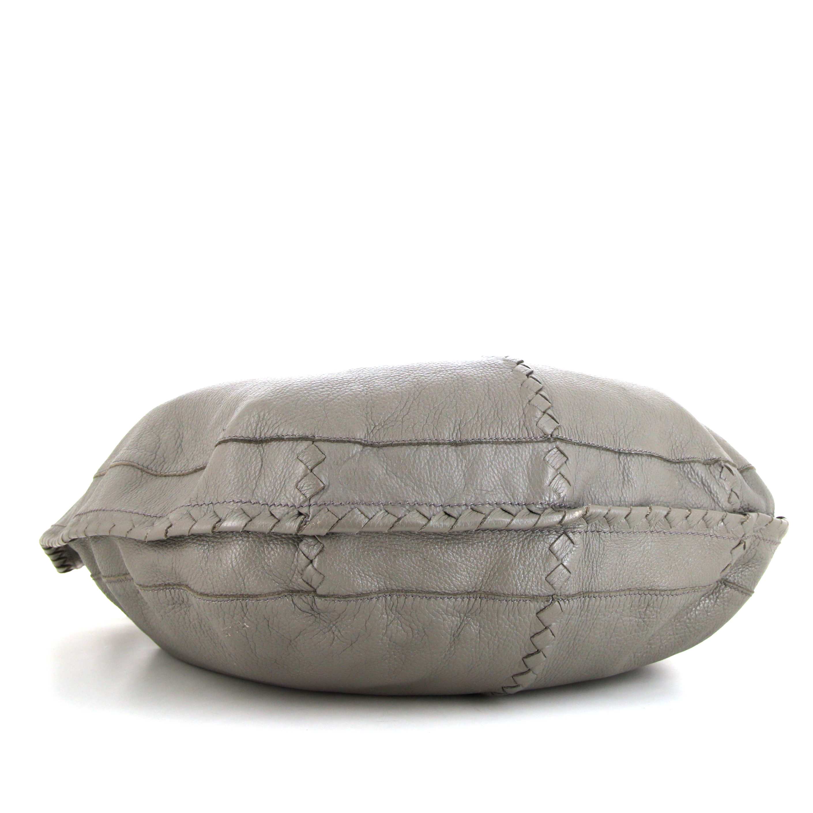 Bottega Veneta  Cervo shoulder bag  in grey grained leather - Detail D4