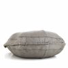 Bottega Veneta shoulder bag in grey grained leather - Detail D4 thumbnail