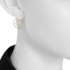 Dinh Van Menottes R27,5 earring in yellow gold and diamonds - Detail D1 thumbnail