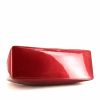 Bolso de mano Louis Vuitton Wilshire en charol Monogram rojo - Detail D4 thumbnail