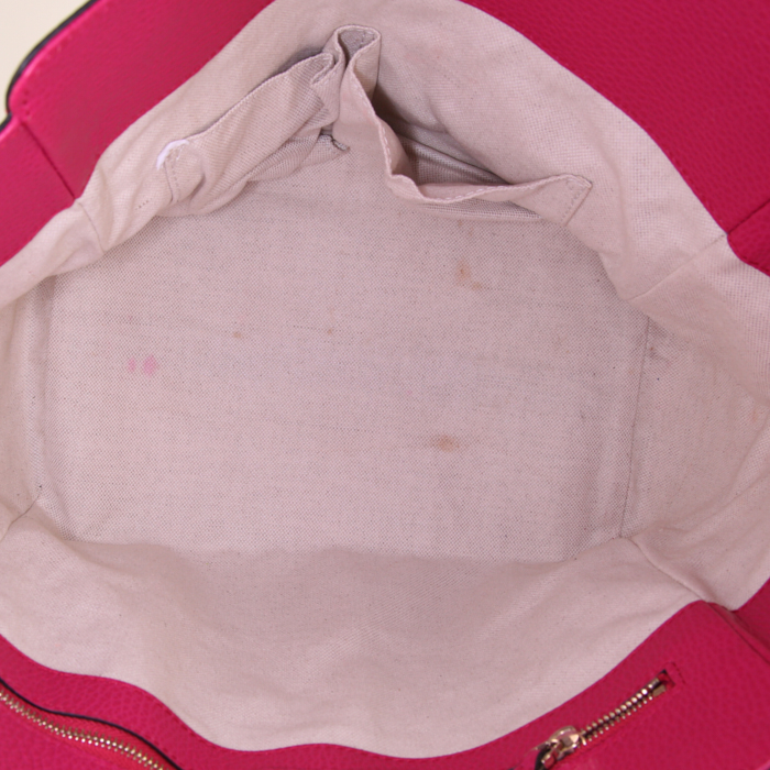 Bolso Cabás Gucci Swing modelo pequeño en cuero granulado rosa fucsia - Detail D2
