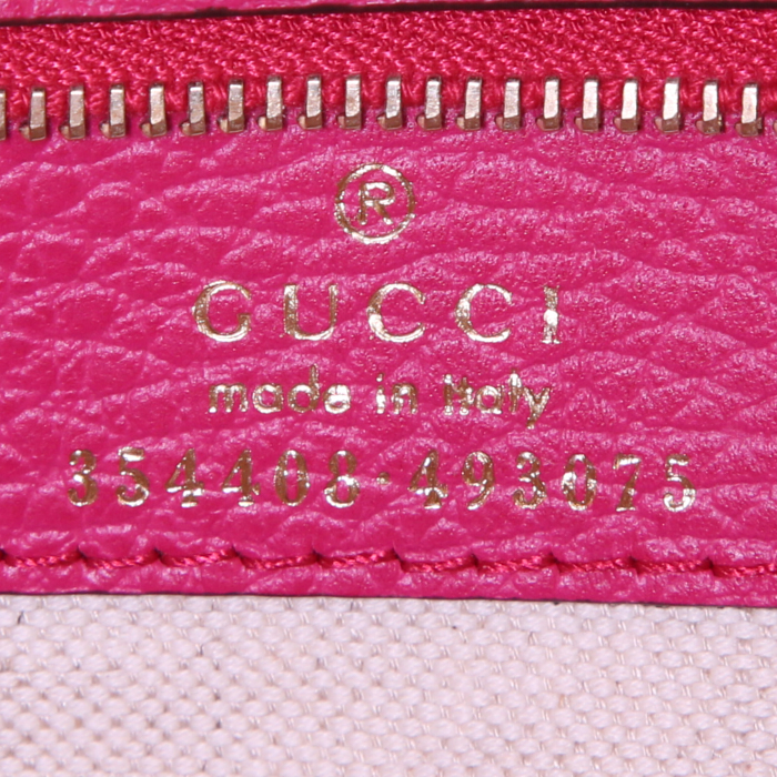Bolso Cabás Gucci Swing modelo pequeño en cuero granulado rosa fucsia - Detail D3