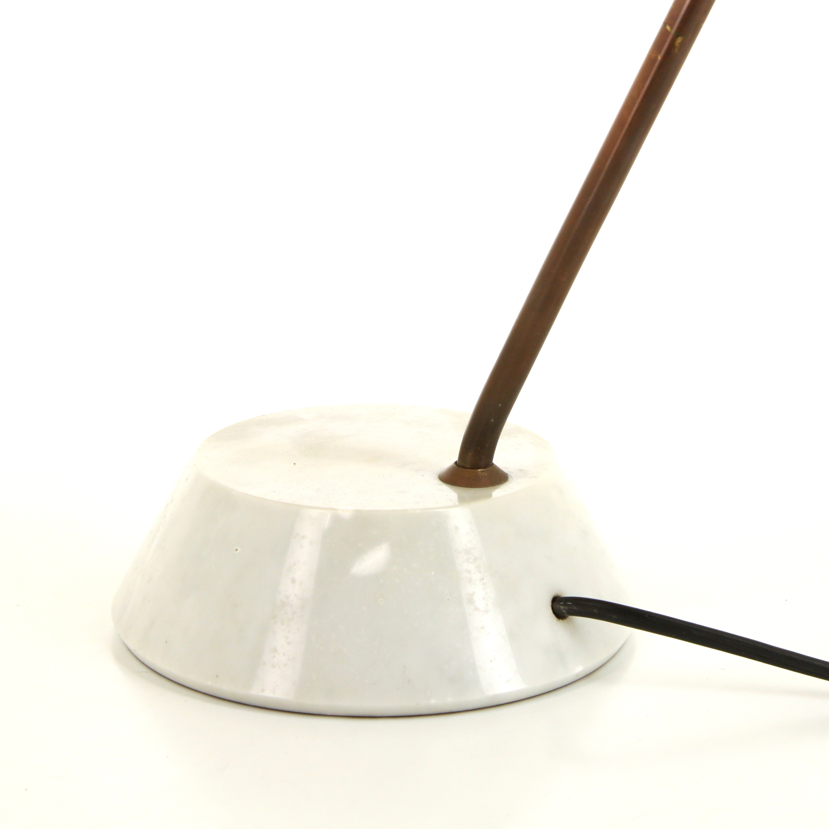 Bruno Gatta, model 8023 desk lamp, in marble, brass and red lacquered metal, Stilnovo edition, publisher's label, 1960s - Detail D4