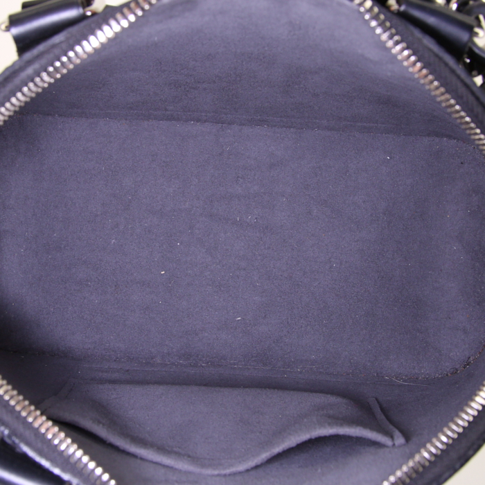 Sac bandoulière Louis Vuitton Alma BB en cuir épi noir - Detail D3