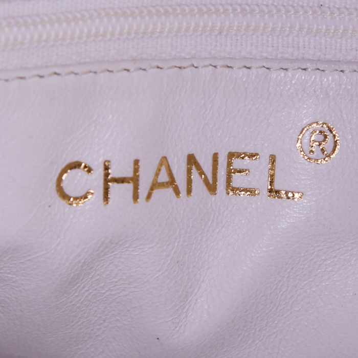 Sac bandoulière Chanel Vintage en cuir matelassé blanc - Detail D3