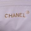 Chanel Vintage shoulder bag in white quilted leather - Detail D3 thumbnail