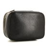 Chanel vanity case in black grained leather - Detail D4 thumbnail